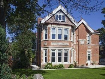 Chalfield Manor Boutique Hotel Борнмът Екстериор снимка