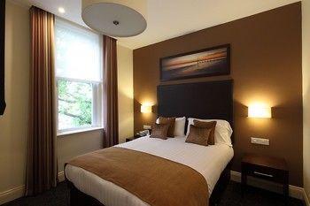 Chalfield Manor Boutique Hotel Борнмът Екстериор снимка